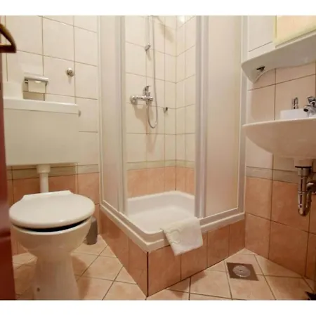 Adriana - One Bedroom A2 Apartment *